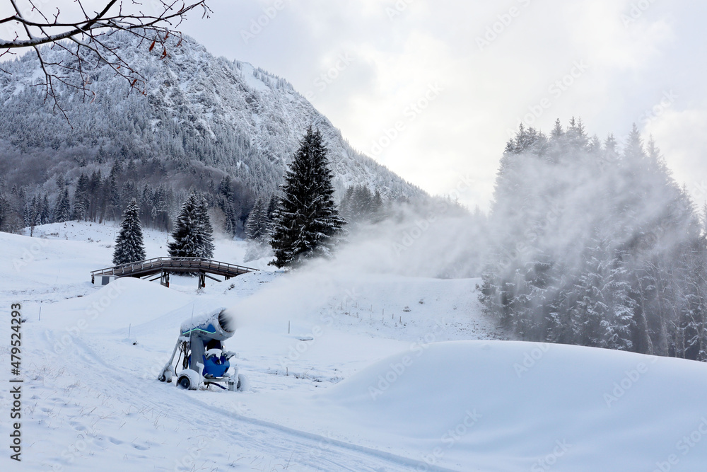 Artificial Snow Machine, Ski competition, Oberstdorf, Nordic walking championship, snow guns, snowmaking systems