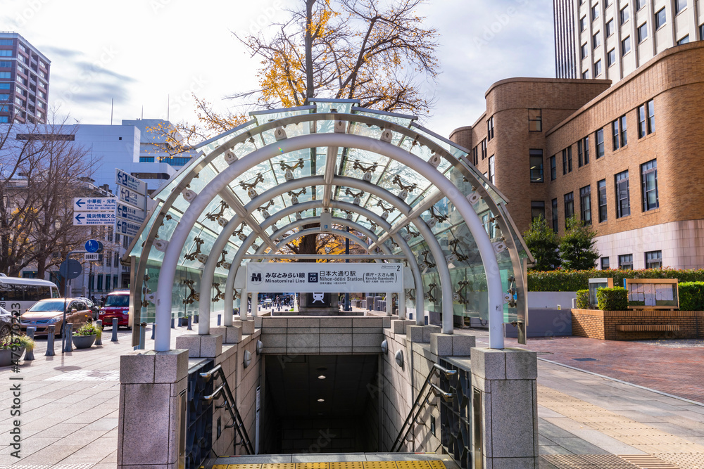 みなとみらい線 日本大通り 駅の出入口 Stock Photo Adobe Stock
