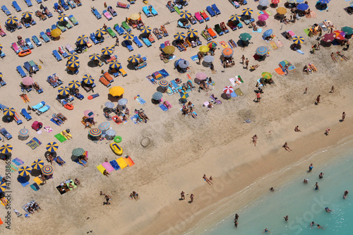 Fotografía aérea de la playa de Amadores en la zona sur de la isla de Gran Canaria