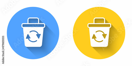 White Recycle bin with recycle symbol icon isolated with long shadow background. Trash can icon. Garbage bin sign. Recycle basket sign. Circle button. Vector