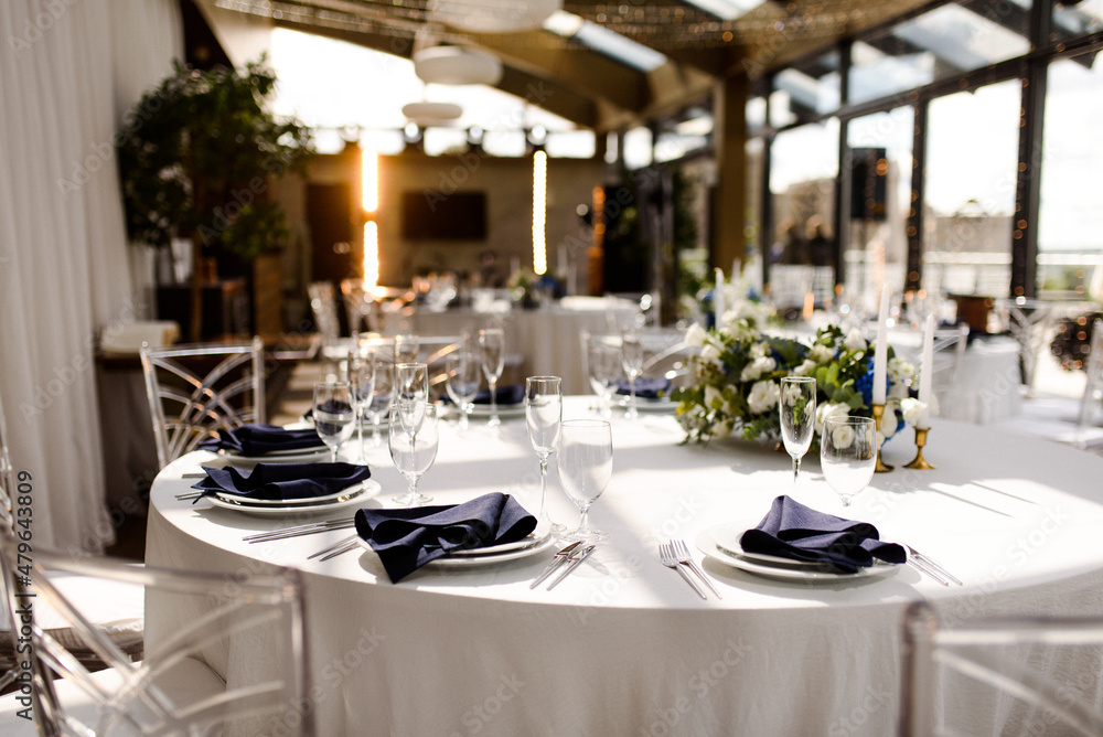 elegant wedding table setting