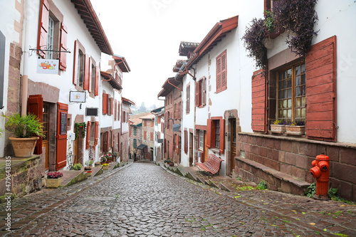 Valokuva Saint-Jean-Pied-de-Port donibane garazi pueblo medieval calle principal país vas