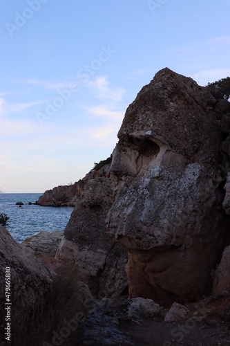 An interesting rock formation. Reminding of ones face. 