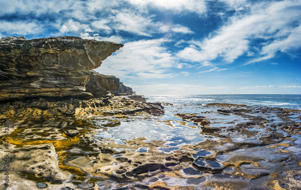 Rocky coastline at Bond’s Lookout, Maroubra Beach, Sydney, New South Wales, Australia