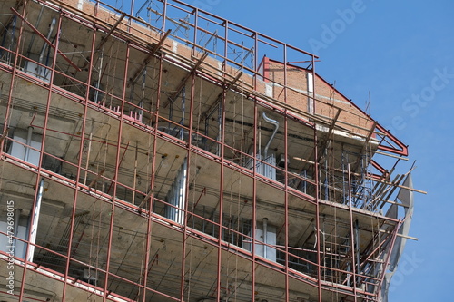 Obraz na plátně Building under construction with apparent structure