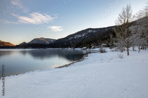Morgen am Walchensee in Bayern im Winter