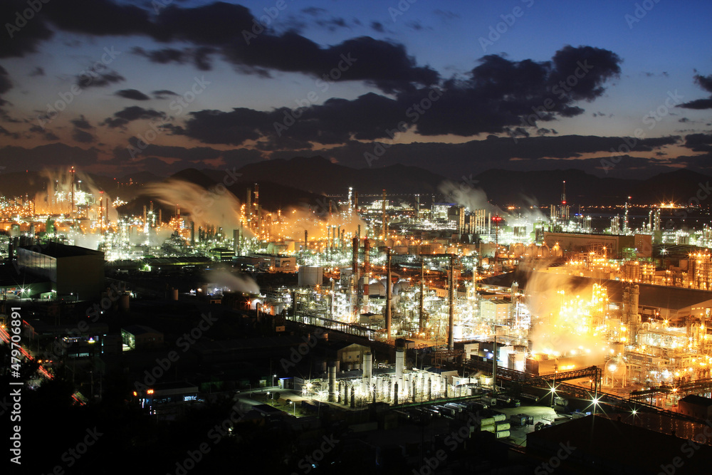 Night scene of Petrochemistry industry in twilight time, Yeosu industrial complex, South korea. 여수, 석유화학, 산업단지