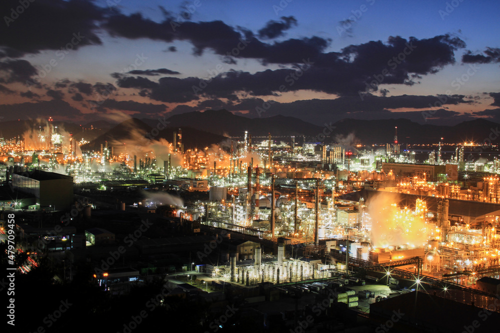 Night scene of Petrochemistry industry in twilight time, Yeosu industrial complex, South korea. 여수, 석유화학, 산업단지	
