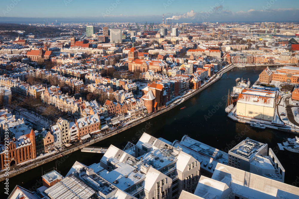 Obraz premium Aerial view of the Main town of Gdansk at snowy winter, Poland