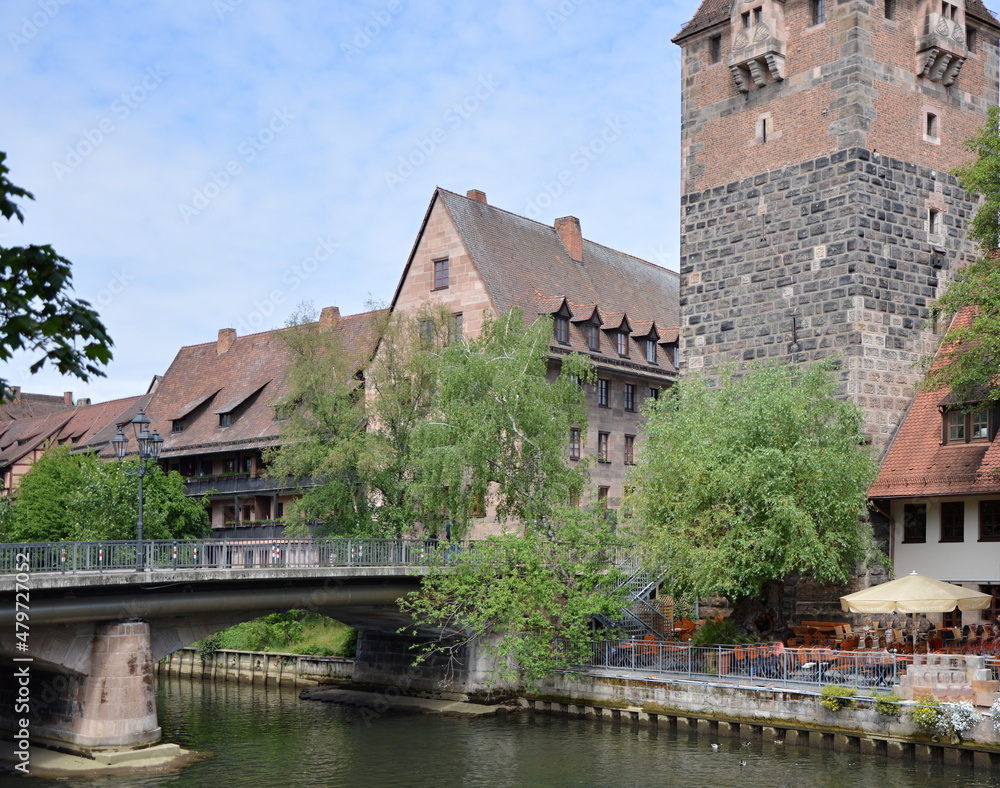 Historische Bauwerke am Fluss Pegnitz in der Altstadt von Nürnberg, Franken, Bayern