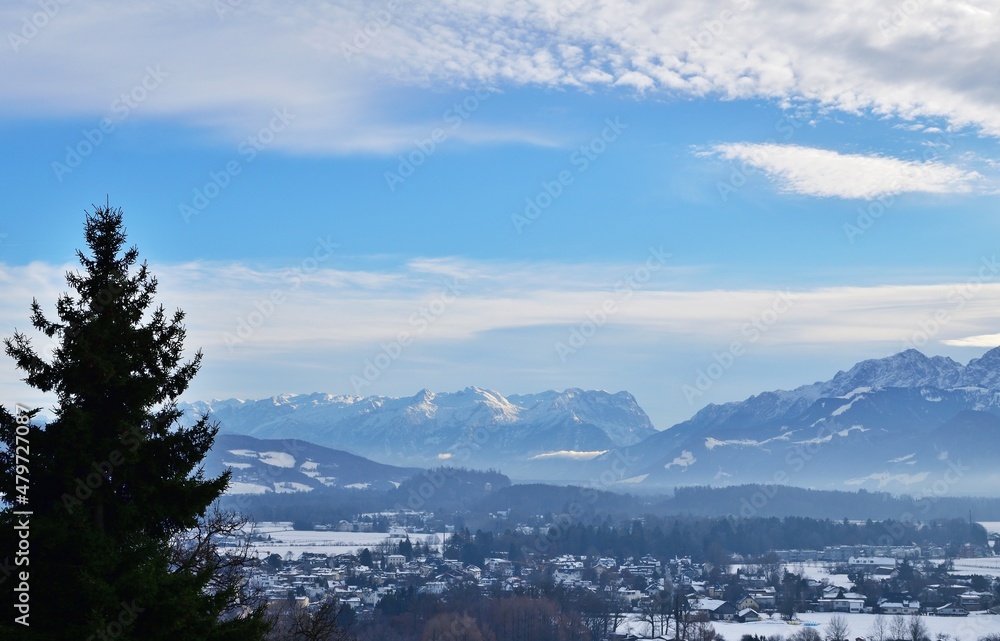 Scheebedeckte Alpen vom Salzburg fotografiert