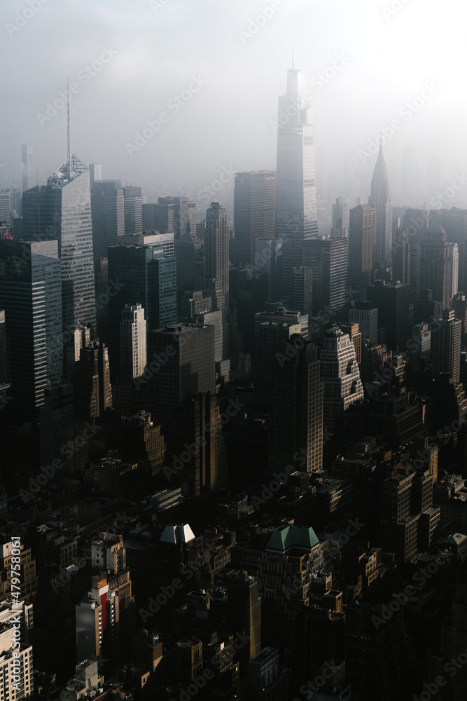 Edificios de la ciudad de Nueva York entre el amanecer