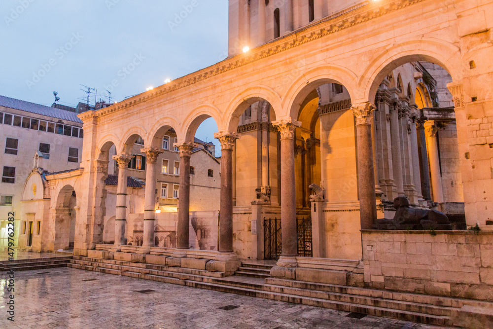 Obraz premium Peristil, ancient colonnade in Split, Croatia