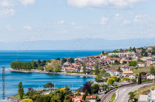 Cully, Lavaux, Genfersee, Weinberge, Dorf, See, Seeufer, Wanderweg, Weinberg-Terrassen, Weinbauer, Frühling, Waadt, Schweiz