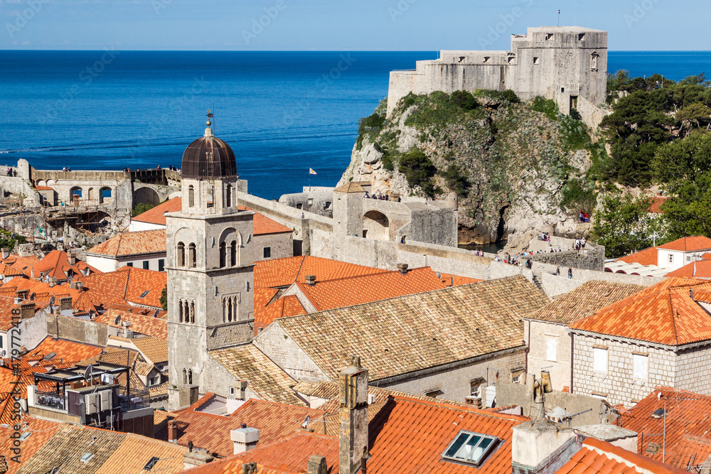 Fototapeta premium Skyline of the old town of Dubrovnik with Lovrijenac fortress, Croatia