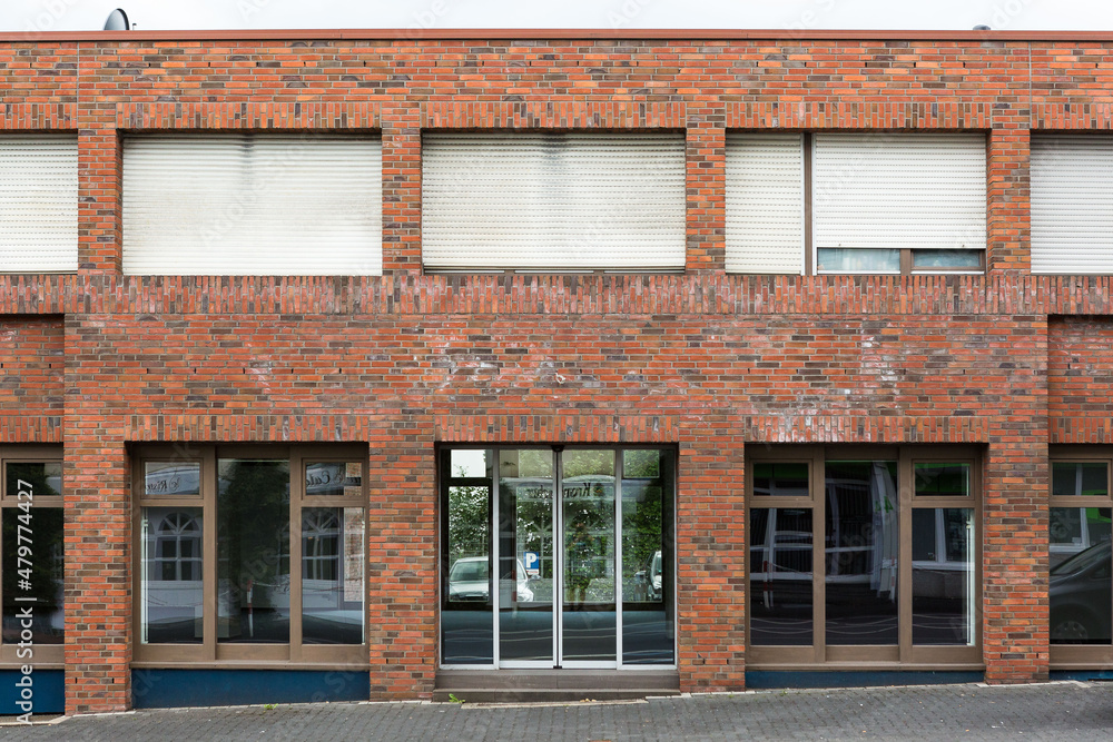 Fototapeta premium Leerstehendes Gebäude