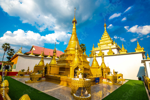 Foto Wat Thai Wattanaram It is a Thai temple that is built in Myanmar style