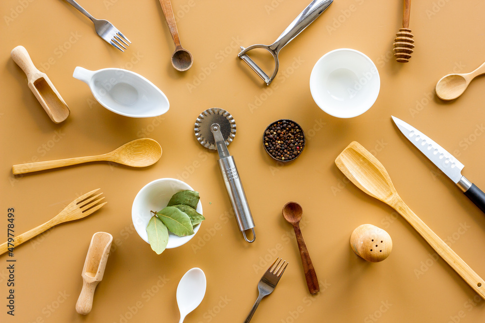 Leinwandbild Motiv - 9dreamstudio : Pattern of kitchen utensils and cookware. Flat lay, top view