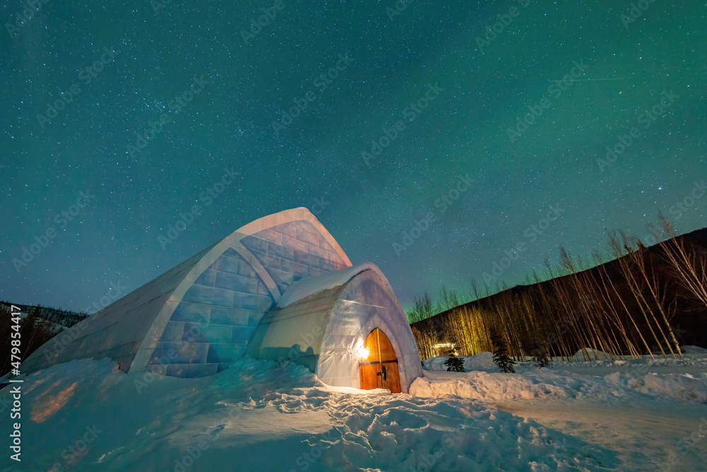 Night starry view of a ice dome in Chena Hot Springs Resort