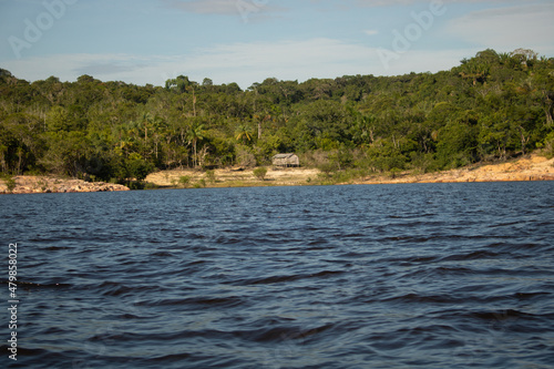 Casa na beira do Rio Negro
