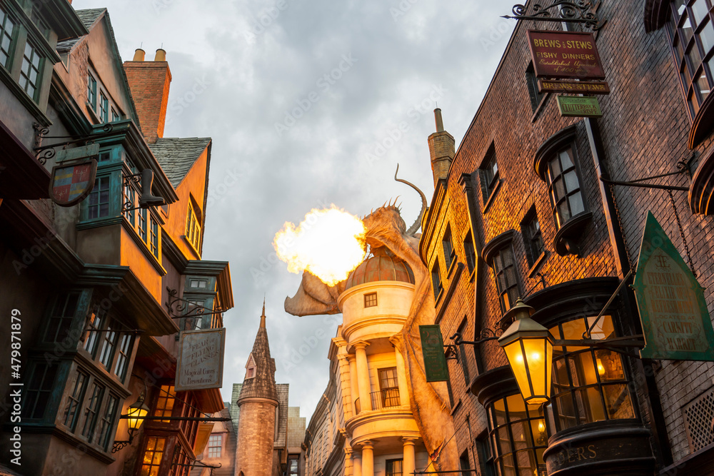 Fototapeta premium Orlando, USA – July 17, 2021: The Dragon at the Gringotts Bank in Diagon Alley at The Wizarding World Of Harry Potter in Universal Studio Orlando. Universal Studio Orland is a theme park in Orlando.