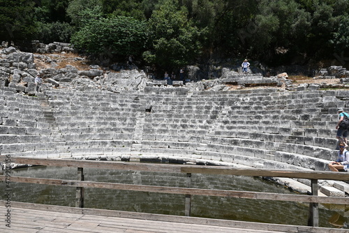 Butrint, Ruinen der Ausgrabungsstelle in Albanien, Theater mit Proszenium photo