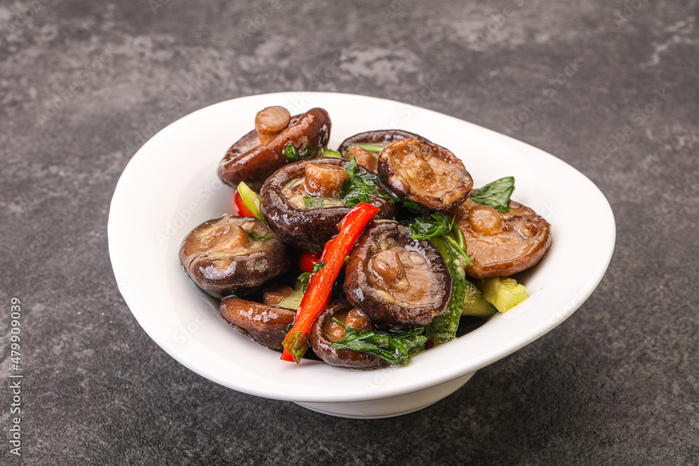 Marinated shiitake mushrooms with herbs Marinated shiitake mushrooms with herbs
