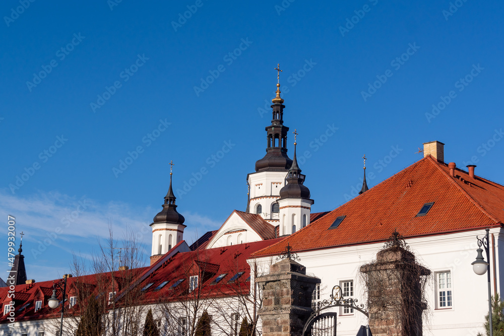 Łagodna zima w miasteczku Supraśl na Podlasiu, Polska