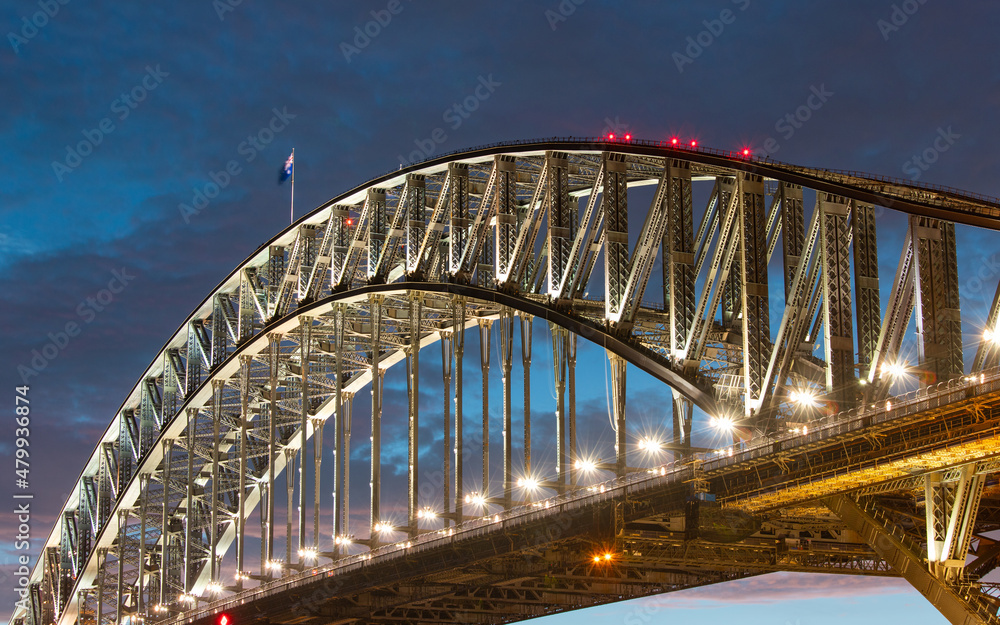 Obraz premium Close-up view of Sydney Harbour Bridge at night.