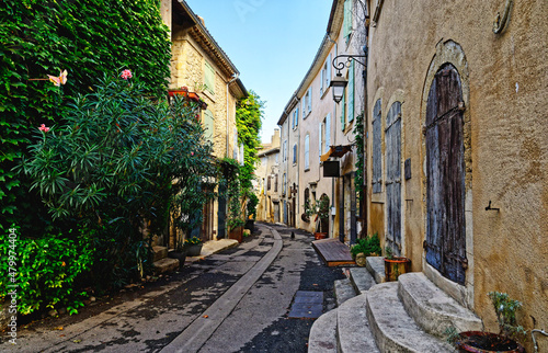 Fototapeta Naklejka Na Ścianę i Meble -  Ruelle de Lourmarin, Provence-Alpes-Côte d'Azur, France