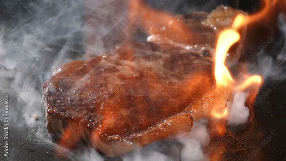 Fototapeta premium ステーキ・フランベ