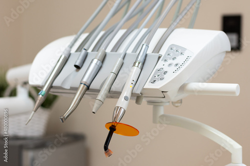 Gabinet stomatologiczny, narzędzia dentystyczne i medyczne 