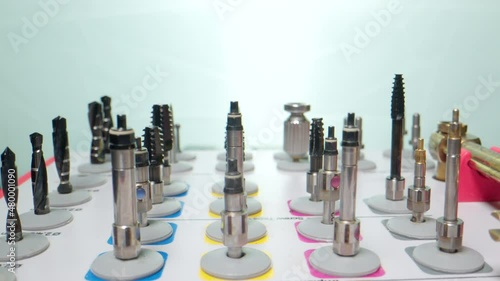 Tracking Macro Shot Set of drill nozzles for a dental bur machine for implants