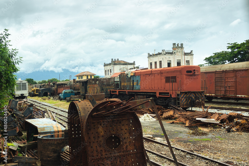 Naklejka premium old trains stopped on the railroad