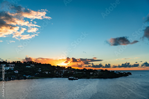 Fototapeta Naklejka Na Ścianę i Meble -   Sonnenuntergang Castries St. Lucia Hafen