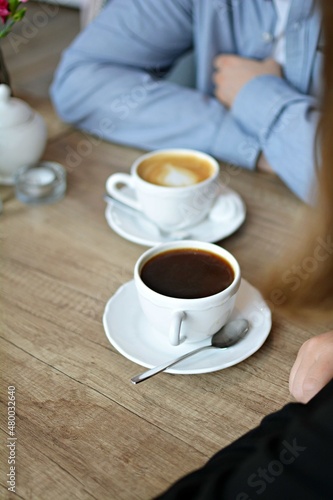 Kawa czarna i cappuccino 