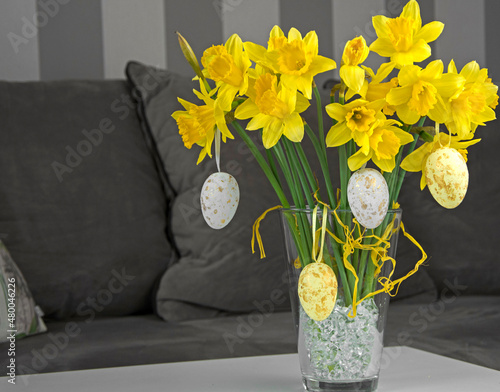 happy easter. Wielkanocne narcyzy w wazone, wielkanocna ozdoba, bukiet narcyzów, Narcissus, yellow narcissus in vase, Easter floral composition with yellow narcissus	 photo