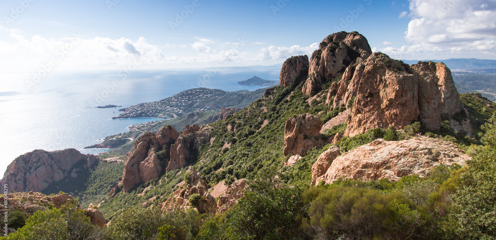 Ταπετσαρία panorama sur la côte d'Azur et la Méditerranée au Cap Roux dans le massif de l'E