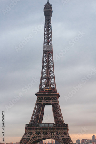 Torre Eiffel al anochecer