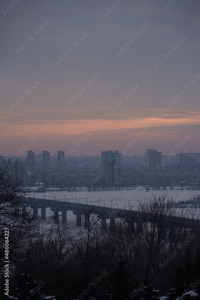 Fototapeta premium sunrise over the city