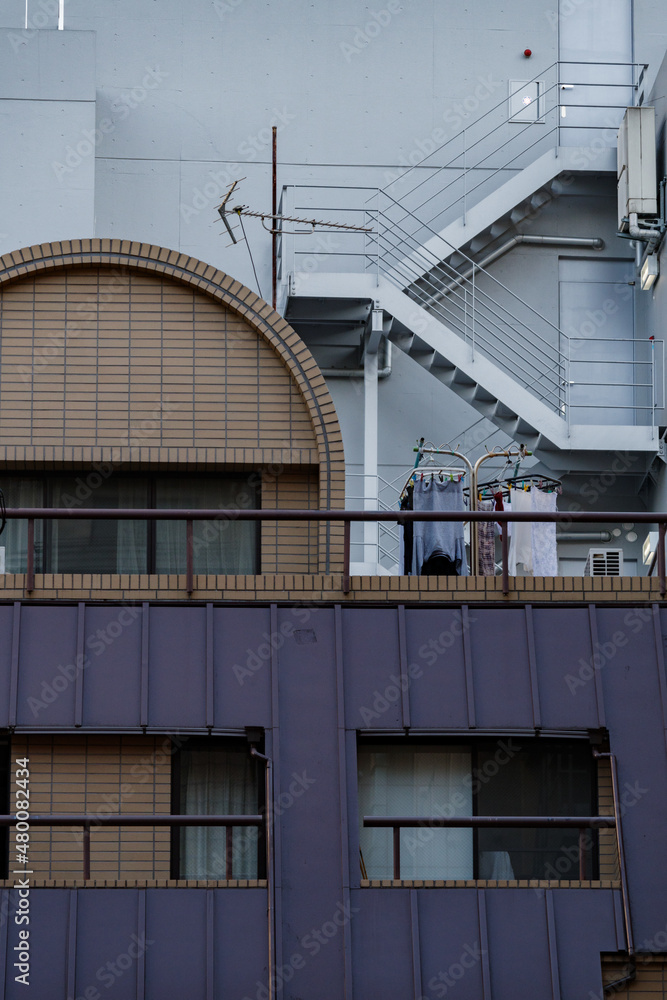建物と外階段　東京、赤坂2丁目から見える街の風景