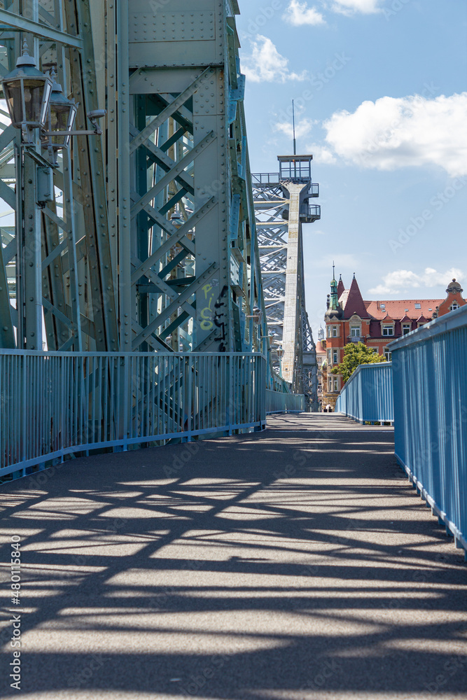 Ein Wahrzeichen in Dresden. Die Brücke das Blaue Wunder.