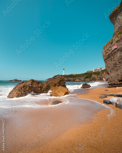 Las rocas de la playa de biarritz