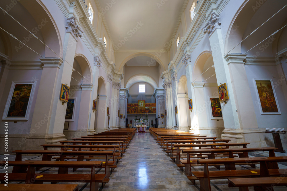 Popoli, Abruzzo, Italy: interior of San Francesco church