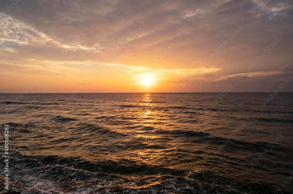 Obraz premium 沖縄 宮城海岸の夕景