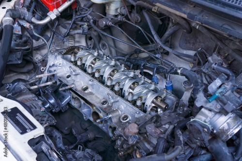 Engines that are heavily used until they are broken, have to open the cylinder head to check for the cause of failure.