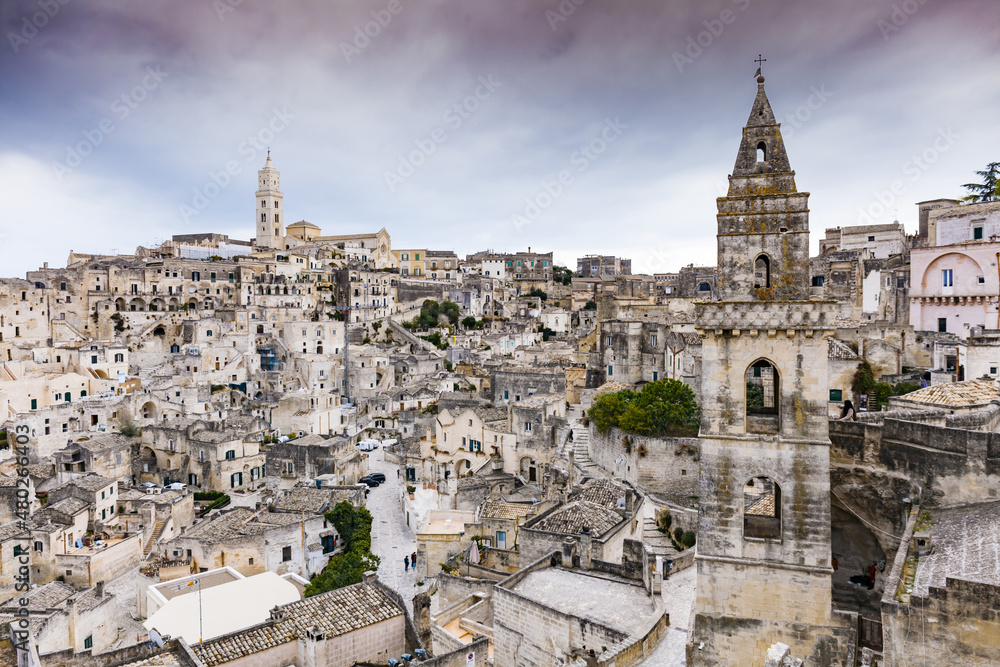 Blick auf die Altstadt von Matera und die Kathedrale, Basilikata, Matera