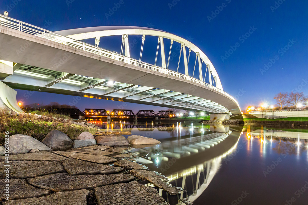 Obraz premium Main St. Bridge