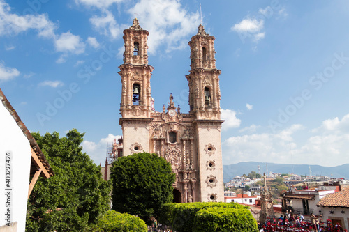 Catedral de Taxco en fechas navideñas.