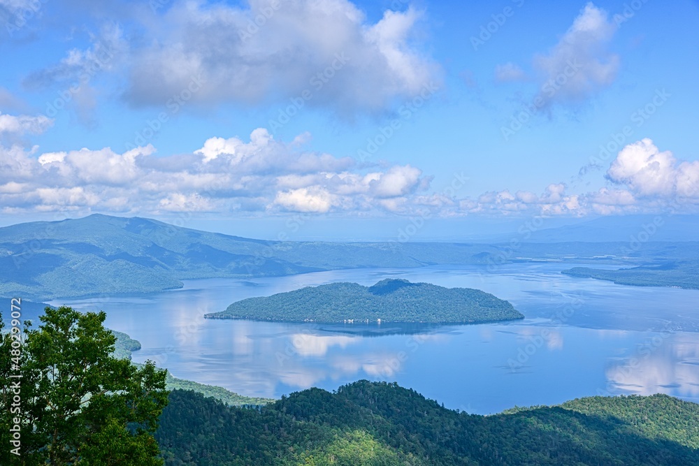 北海道　津別峠から望む屈斜路湖
